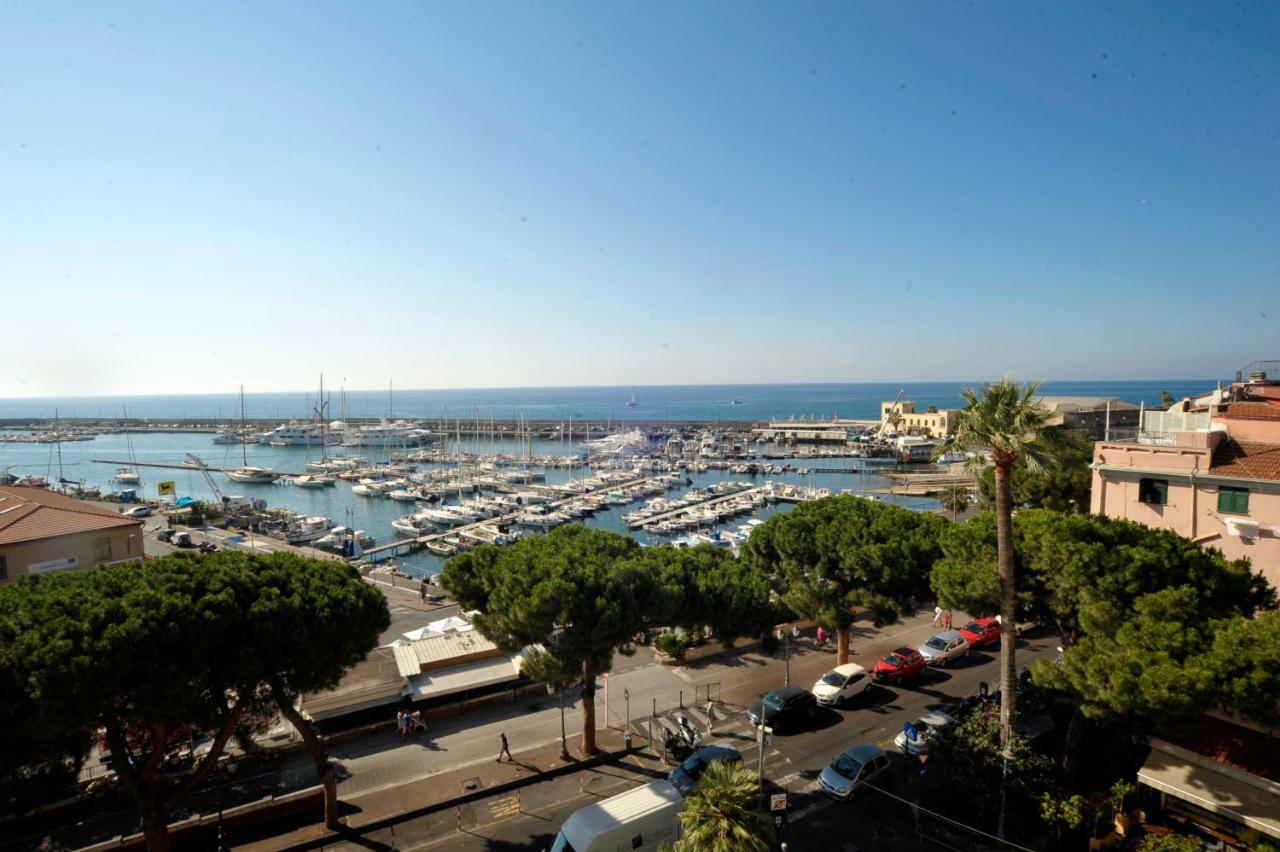 Apartamento Maison Du Port Vieux San Remo Exterior foto